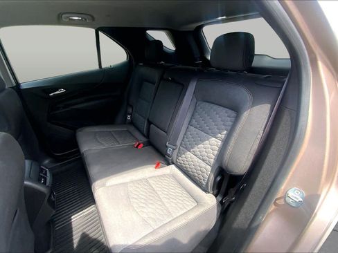 Used 2018 Chevrolet Equinox LT FWD image 18