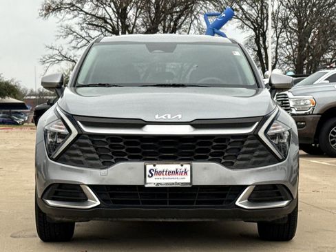 Used 2023 Kia Sportage LX image 2