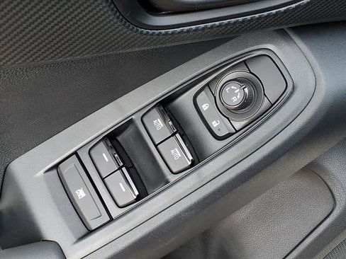 Used 2024 Subaru Crosstrek 2.0i Premium image 24