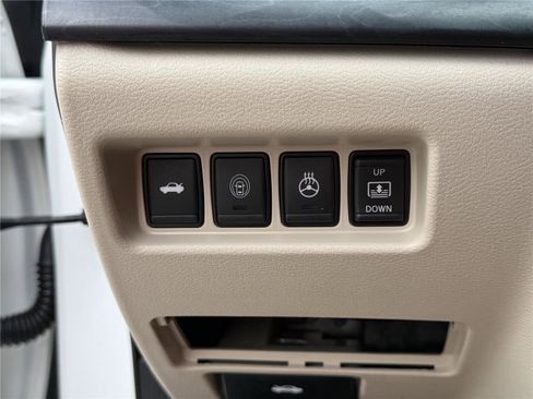 Used 2023 Nissan Maxima Platinum w/ Sport Mat Group FWD image 19