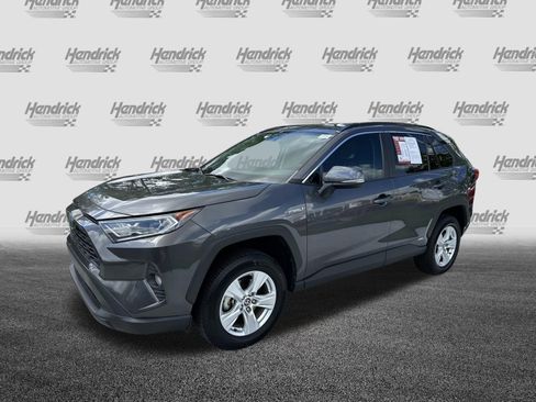 Used 2021 Toyota RAV4 XLE AWD/4WD image 5