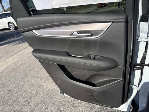 New 2026 Cadillac XT5 Luxury w/ LPO, Premium Carpet Package image 13