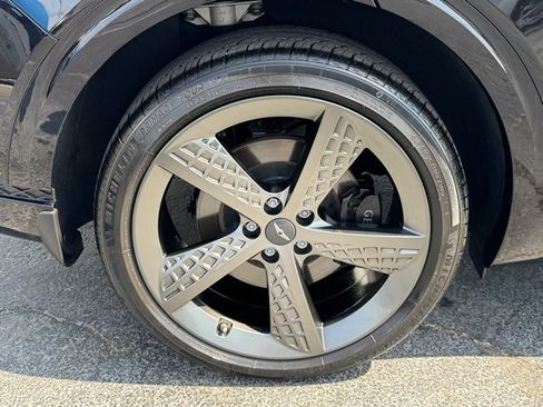 Used 2025 Genesis GV70 3.5T Sport w/ Sport Advanced Package image 7