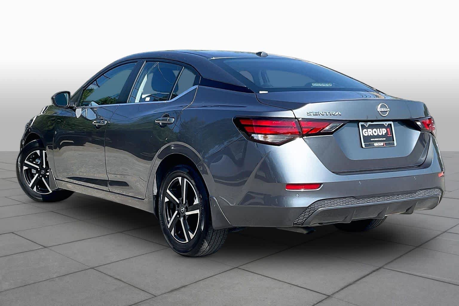 Used 2025 Nissan Sentra SV FWD image 12