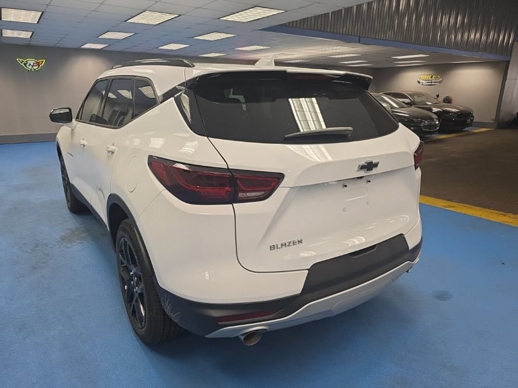 New 2026 Chevrolet Blazer LT w/ Convenience Package FWD image 5