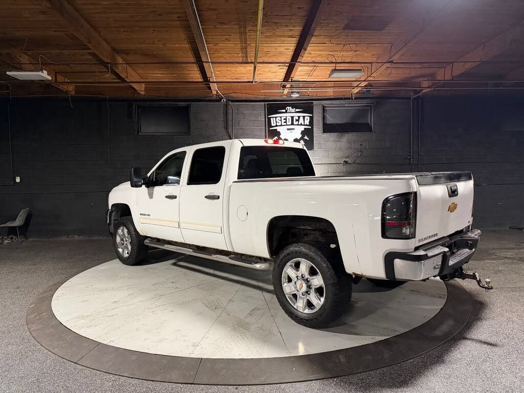 Used 2014 Chevrolet Silverado 2500 LT w/ Interior Plus Package AWD/4WD image 4