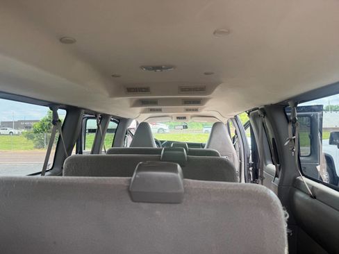 Used 2018 Chevrolet Express 3500 LT w/ LT Preferred Equipment Group RWD image 16