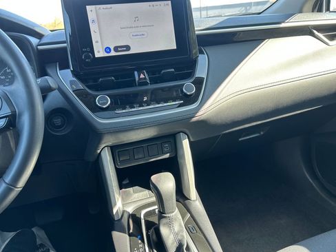 Certified 2025 Toyota Corolla Cross LE w/ Moonroof Package image 11