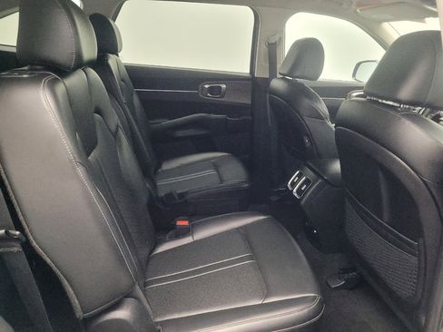 Used 2023 Kia Sorento EX FWD image 19