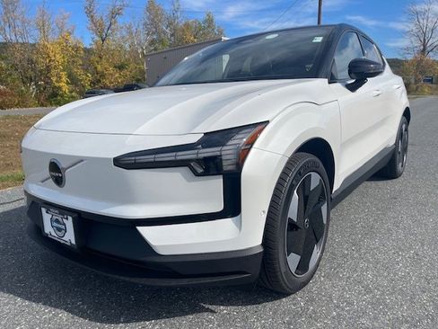 Used 2025 Volvo EX30 Ultra w/ Climate Package image 1