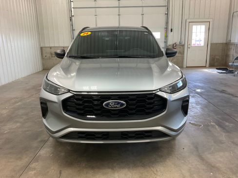 Used 2024 Ford Escape ST-Line w/ Tech Pack #1 AWD/4WD image 8