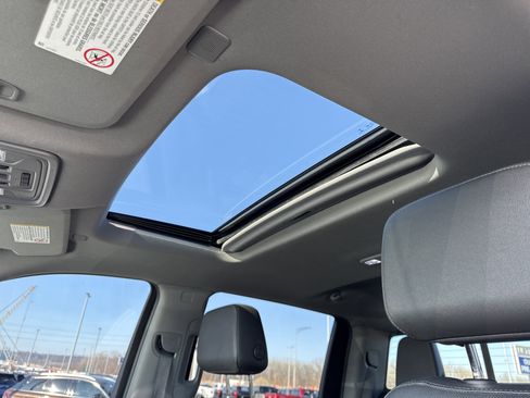 Used 2022 Chevrolet Silverado 2500 LTZ w/ LTZ Plus Package image 16