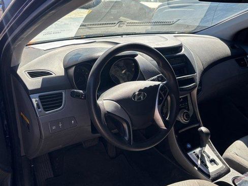 Used 2012 Hyundai Elantra GLS image 6