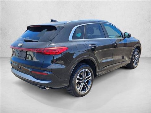 Used 2025 Audi Q5 Premium w/ Convenience Package AWD/4WD image 5