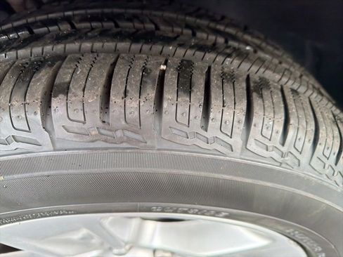 Used 2017 Dodge Challenger SXT image 26