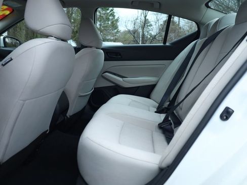 Used 2024 Nissan Altima 2.5 SV w/ SV Premium Package image 13