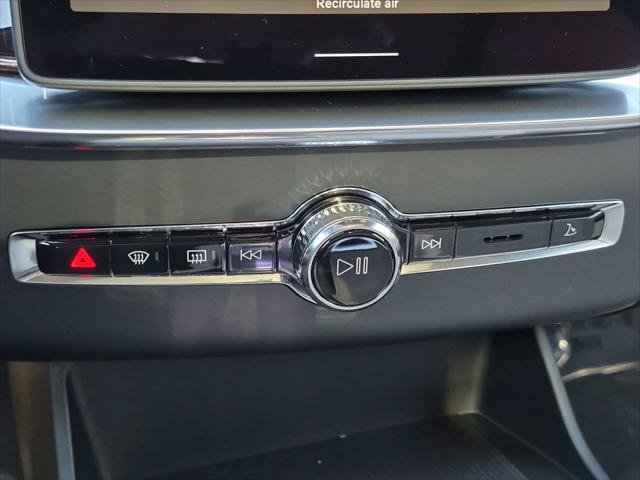 Certified 2026 Volvo XC90 B6 Plus AWD/4WD image 18
