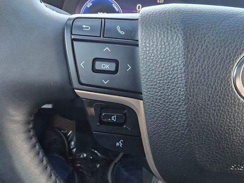 Certified 2023 Toyota Crown Platinum image 22