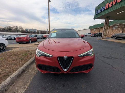Used 2018 Alfa Romeo Stelvio Ti image 2