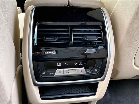 Used 2021 BMW X5 sDrive40i w/ Premium Package image 38