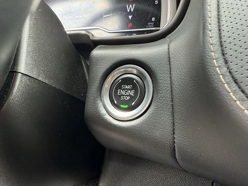 Used 2024 GMC Yukon SLT RWD image 18