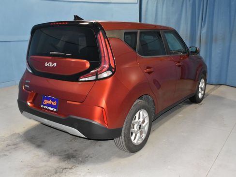 Used 2024 Kia Soul LX w/ Option Group 015 FWD image 23