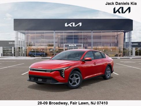Certified 2025 Kia K4 LXS image 1