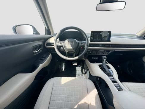 Certified 2026 Honda HR-V LX image 25