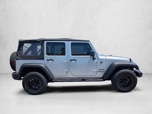 Used 2012 Jeep Wrangler Unlimited Sport w/ Connectivity Group AWD/4WD image 4