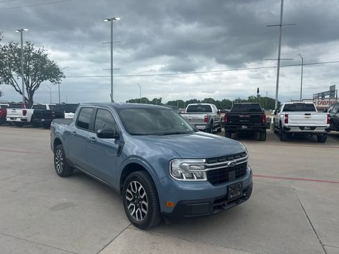 Used 2024 Ford Maverick Lariat image 2