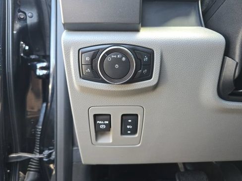 Used 2018 Ford F150 XLT w/ Equipment Group 302A Luxury AWD/4WD image 11