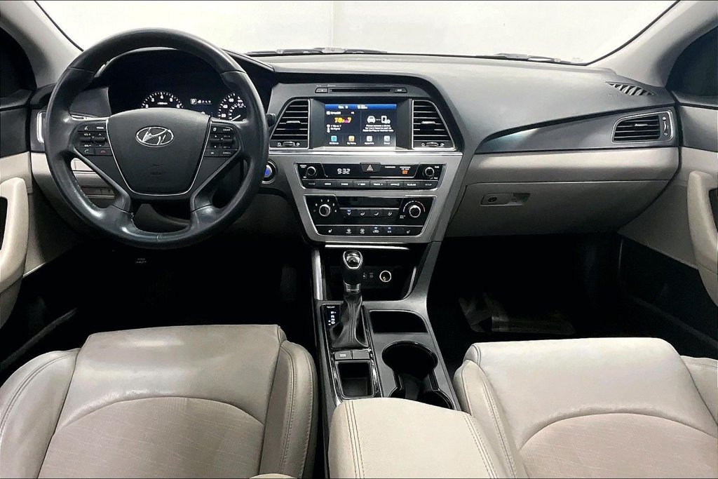 Used 2017 Hyundai Sonata Sport w/ Value Edition Package 02 FWD image 18