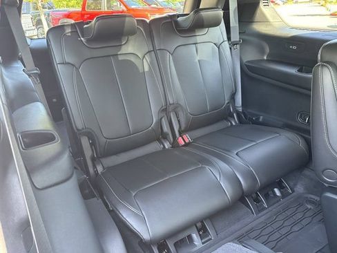 New 2027 Jeep Grand Cherokee L Limited AWD/4WD image 16