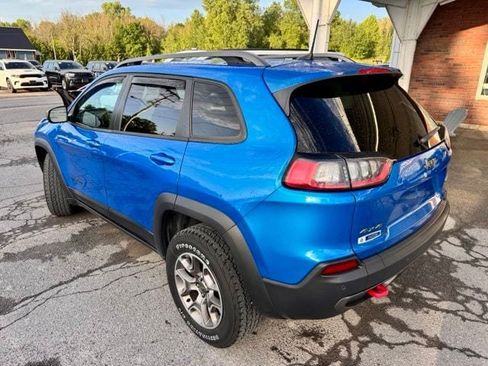 Used 2020 Jeep Cherokee Trailhawk w/ Cold Weather Group AWD/4WD image 3