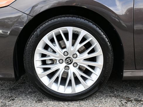 Used 2018 Toyota Camry XLE image 51