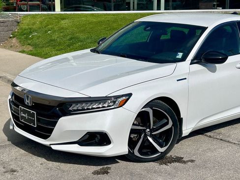 Used 2022 Honda Accord Sport image 2