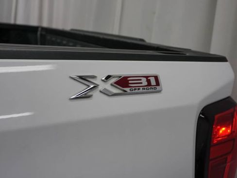 Used 2019 GMC Sierra 1500 SLT w/ SLT Premium Plus Package AWD/4WD image 7