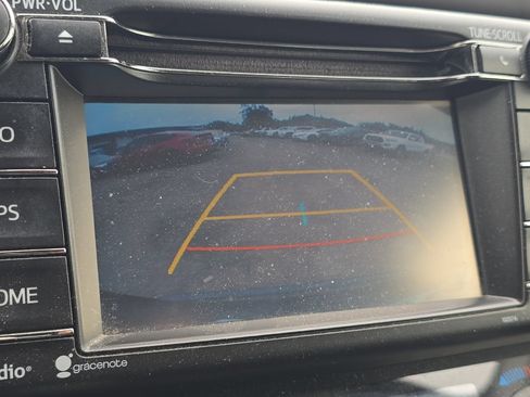 Used 2017 Toyota RAV4 XLE w/ All Weather Liner Package AWD/4WD image 10
