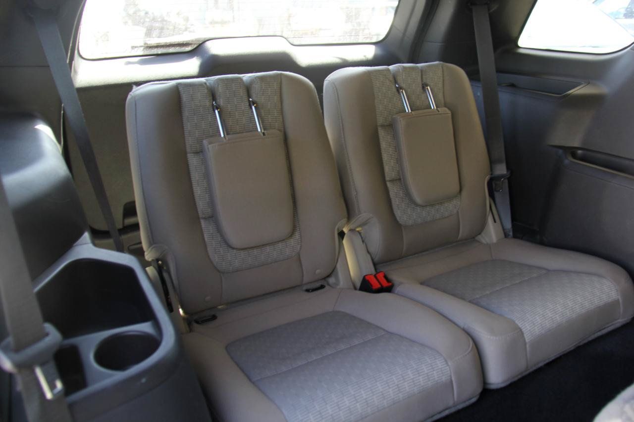 Used 2015 Ford Explorer XLT FWD image 29