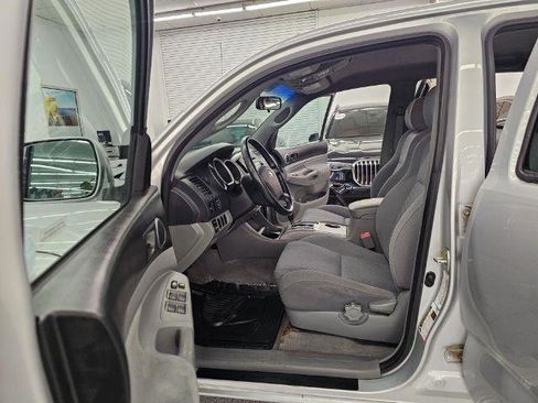 Used 2008 Toyota Tacoma PreRunner image 25