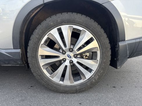 Used 2021 Subaru Ascent Limited w/ Technology Package image 3