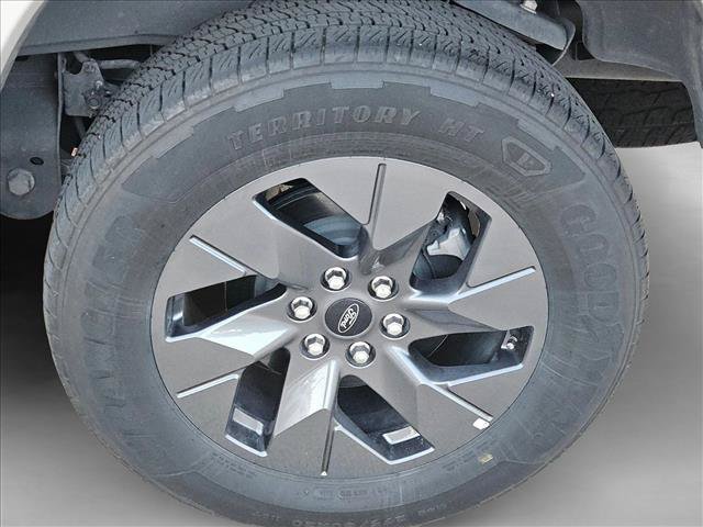 Used 2024 Ford F150 Lightning Lariat AWD/4WD image 2