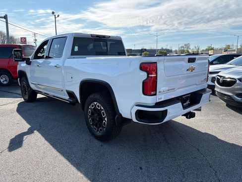 Used 2024 Chevrolet Silverado 2500 High Country w/ High Country Premium Package image 2