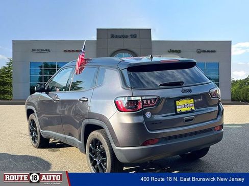 Used 2023 Jeep Compass Latitude w/ Sun and Sound Group AWD/4WD image 3