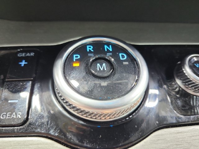 Used 2025 Ford Expedition Platinum w/ Driver's Package AWD/4WD image 27