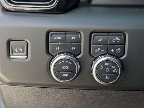 Used 2024 GMC Sierra 1500 AT4 w/ Technology Package AWD/4WD image 19