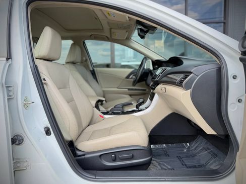 Used 2017 Honda Accord EX-L image 18