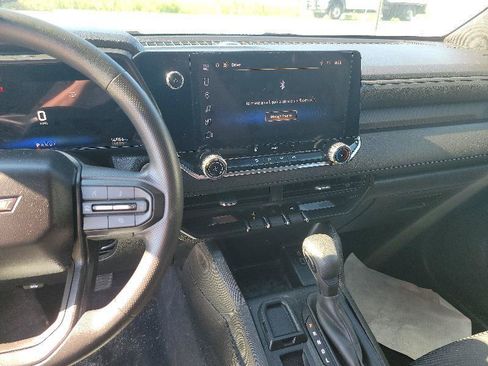 Used 2024 Chevrolet Colorado W/T RWD image 5