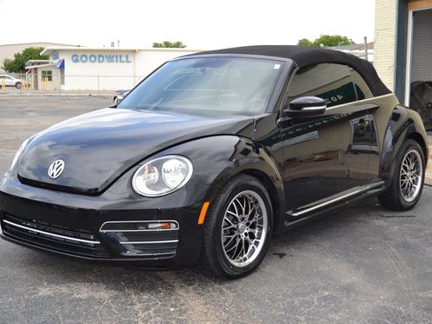 Used 2019 Volkswagen Beetle 2.0T S FWD image 42