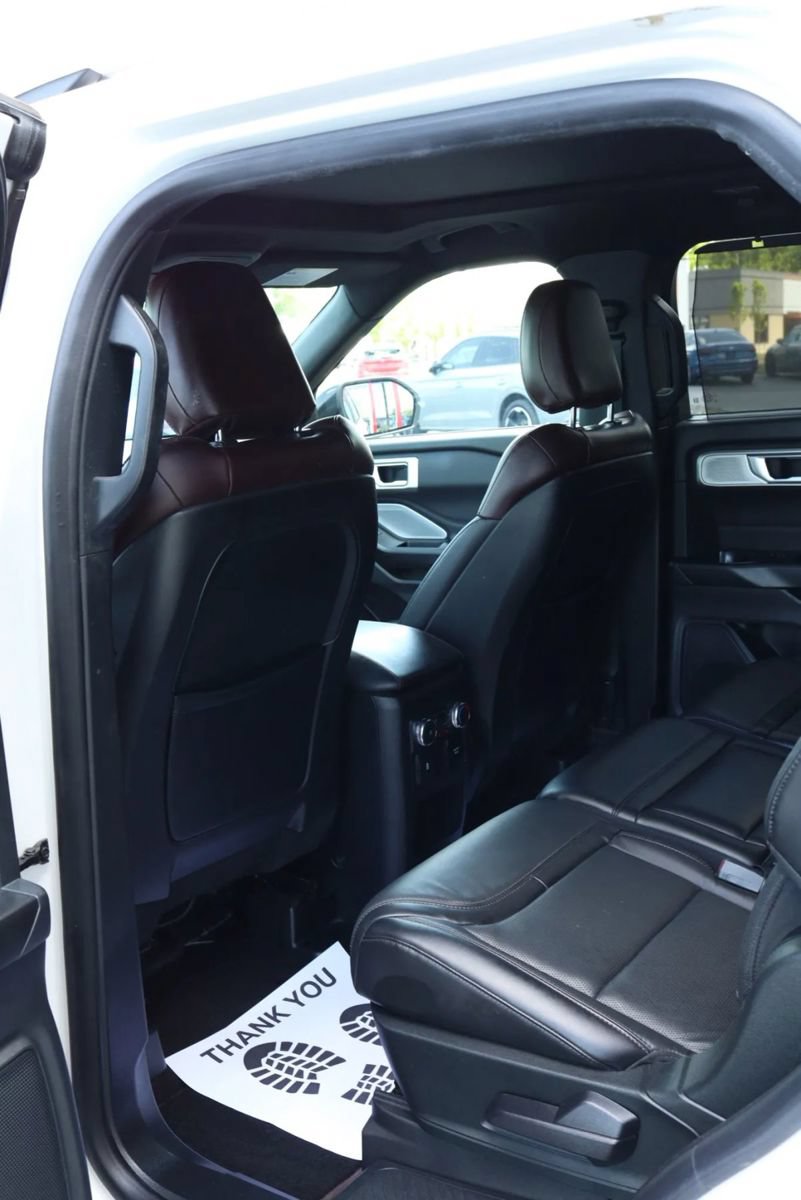 Used 2020 Ford Explorer Platinum w/ Premium Technology Package AWD/4WD image 19